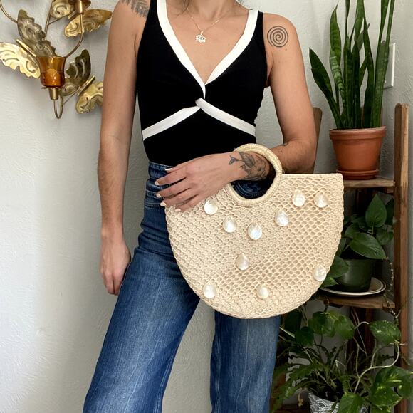 🌀SOLD🌀Vintage Crochet Shell Handbag - Picture 2 of 8